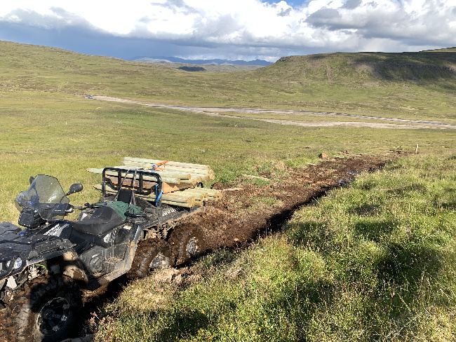 Motor-Pfahlramme im Einsatz in Island